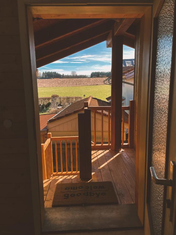 Naturnahes Familienchalet Mit Garten - Wifi - Netflix - Nur 15 Minuten Vom Chiemsee Und 35 Minuten Von Muenchen Entfernt Vogtareuth Exterior foto