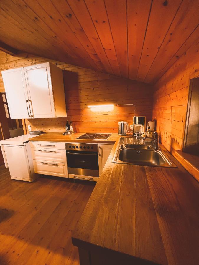 Naturnahes Familienchalet Mit Garten - Wifi - Netflix - Nur 15 Minuten Vom Chiemsee Und 35 Minuten Von Muenchen Entfernt Vogtareuth Exterior foto