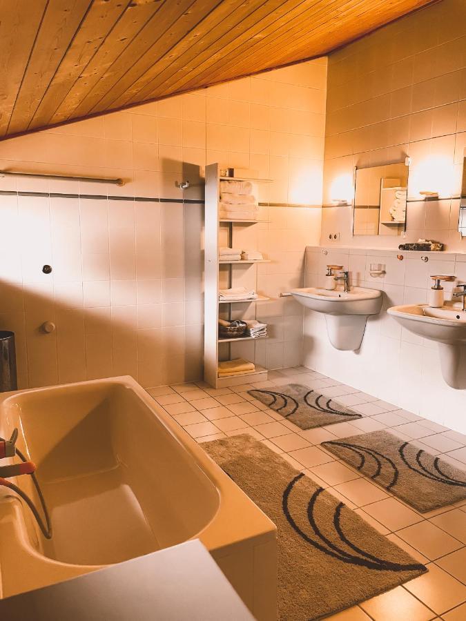 Naturnahes Familienchalet Mit Garten - Wifi - Netflix - Nur 15 Minuten Vom Chiemsee Und 35 Minuten Von Muenchen Entfernt Vogtareuth Exterior foto