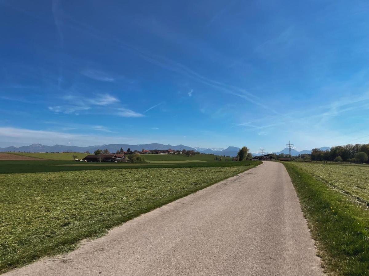 Naturnahes Familienchalet Mit Garten - Wifi - Netflix - Nur 15 Minuten Vom Chiemsee Und 35 Minuten Von Muenchen Entfernt Vogtareuth Exterior foto